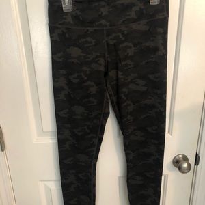 Camo leggings